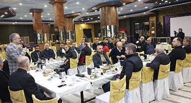 Çiftçi, esnaflarla buluştu
