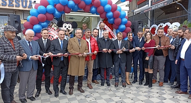 Mis Pilav’dan görkemli açılış