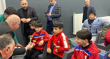 Muzaffer Başkan'dan Altın Çocuklara Tatlı Ziyaret