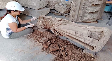 Dans Eden Musa' heykeli, 2 bin 175 yıl sonra gün yüzüne çıkarıldı - Resim 1