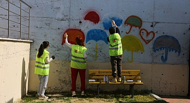 Kocaeli Gönüllüleri anaokulu duvarlarını boyadı