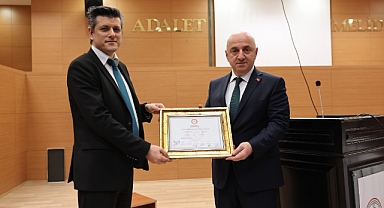 Başkan Bıyık, mazbatasını aldı