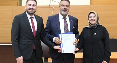 Köksal Şakar mazbatasını aldı