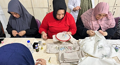 Darıcalı kadınlar hem öğreniyor hem üretiyor