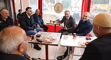 Çiftçi, esnaflarla bir araya gelmeyi sürdürüyor