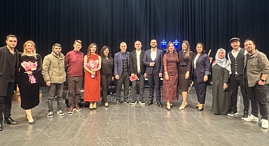 Mısra Durağı Şiir Dinletisi Edebiyat Rüzgârı Estirdi